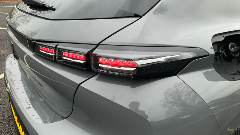 Peugeot 308 1.2 Hybrid 136 Allure 5dr e-DSC6 Petrol Hatchback